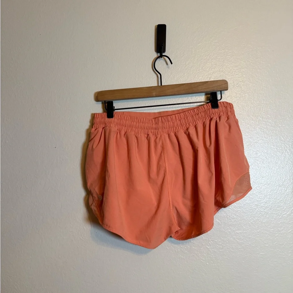 Lululemon Hotty Hot Low-Rise‎ Lined Short 2.5